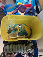 Paarden poetskoffer, GRATIS. Borstels, halster etc., Dieren en Toebehoren, Ophalen