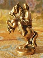 Mooi antiek beeldje uit Engeland van ridder op paard 7,2 cm.
