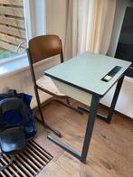 bureautje/ lessenaar en stoeltje, Ophalen, Gebruikt, Tafel(s) en Stoel(en)