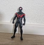 Spiderman actiefiguur spider-man zwart hasbro, Ophalen of Verzenden, Zo goed als nieuw