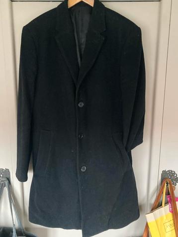 Zwarte Winterjas Maat L beschikbaar voor biedingen