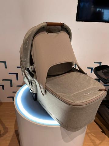 Nuna Mixx+ Next Reiswieg Hazelwood Nieuwstaat! beschikbaar voor biedingen