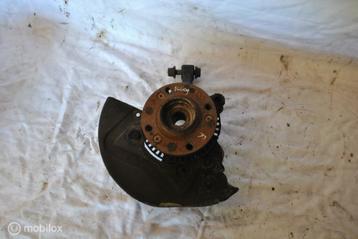 Fusee rechtsvoor Volkswagen Caddy  c 357 407 256 C beschikbaar voor biedingen
