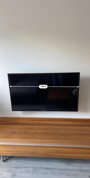 Salora tv – 105 cm breed( 46 inch) inclusief ophangsysteem beschikbaar voor biedingen