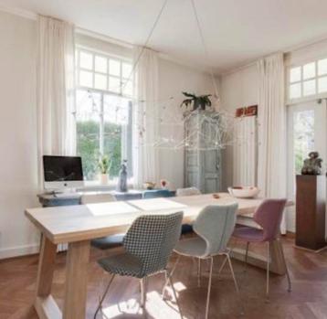 Massief Eiken Eettafel beschikbaar voor biedingen