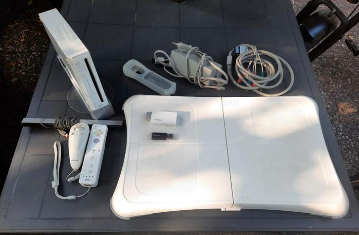 Nintendo Wii Compleet Pakket + 40 Games!, Spelcomputers en Games, Spelcomputers | Nintendo Wii, Gebruikt, Met 1 controller, Met games