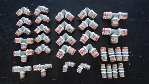Partij 32 x Uponor S-Press Plus Perskoppelingen - Div. Maten, Doe-het-zelf en Verbouw, Verwarming en Radiatoren, Nieuw, Overige typen