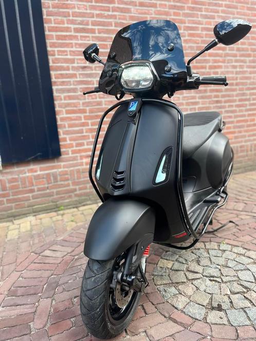 Vespa Sprint Black on Black, Fietsen en Brommers, Scooters | Vespa, Zo goed als nieuw, Overige modellen, Maximaal 45 km/u, Benzine