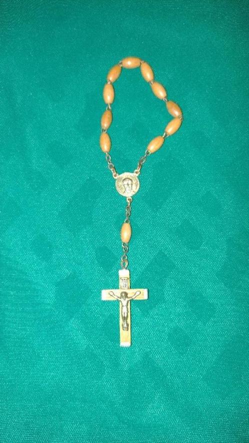 Crucifix armbandje, Verzamelen, Religie, Gebruikt, Christendom | Katholiek, Sieraad, Ophalen of Verzenden