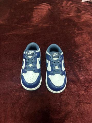Kinder sneakers te koop beschikbaar voor biedingen