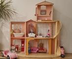 Barbie doll house with toys ( see photo), Ophalen, Poppenhuis