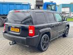 Jeep Patriot 2.4 Limited 4WD/AIRCO/TRHK/CRUISE/NAVI, 450 kg, 4 cilinders, 1465 kg, Zwart