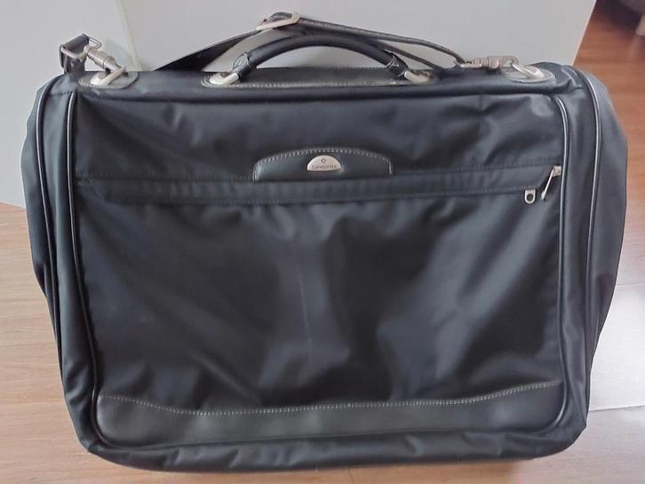 Zwarte kledingtas / reistas samsonite 2x gebruikt, Sieraden, Tassen en Uiterlijk, Tassen | Reistassen en Weekendtassen, Nieuw