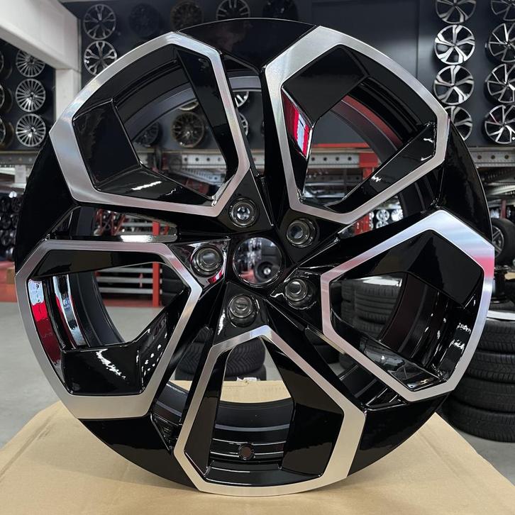 18" velgen passen op Skoda Octavia RS Evt + banden, Auto-onderdelen, Banden en Velgen, Velg(en), 18 inch, Personenwagen, Nieuw