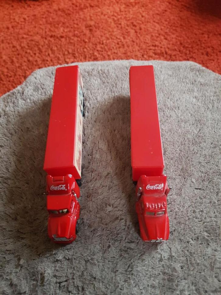 2 Coca-Cola auto's, 2 Kerst vrachtwagens, €7,00 per stuk., Verzamelen, Merken en Reclamevoorwerpen, Gebruikt, Ophalen of Verzenden