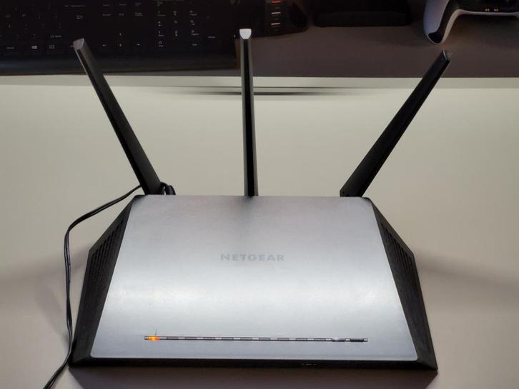 Netgear R7000 AC1900 Router – Sterke Wifi, Prima Staat, Computers en Software, Routers en Modems, Gebruikt, Router, Ophalen of Verzenden