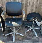 Kappers stoel en kruk, Ophalen, Gebruikt, Zwart, Metaal