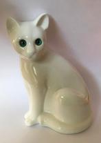 Porseleinen witte kat met levensechte blauwe ogen, Portugal, Antiek en Kunst, Antiek | Porselein, Ophalen of Verzenden