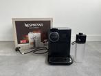 De'Longhi Nespresso Gran Lattissima - zwart, Koffiemachine, Ophalen of Verzenden, Zo goed als nieuw, Koffiepads en cups