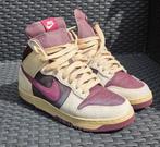Nike Dunk High 1985 Valentine's Day maat 39, Ophalen, Zo goed als nieuw, Sneakers of Gympen