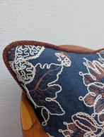 Sierkussen geborduurde bloemen, Ophalen of Verzenden, Nieuw, Blauw, Vierkant