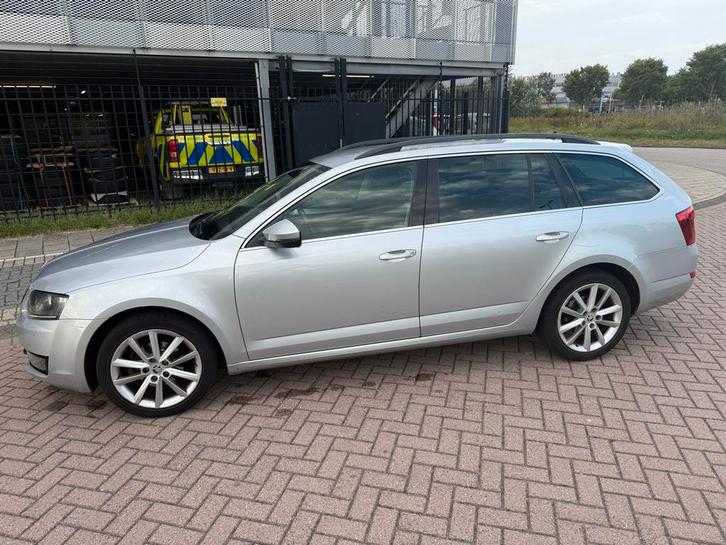 Skoda Octavia 1.6 TDI 77KW Combi Dsg-7 2014 Grijs, Auto's, Skoda, Particulier, Octavia, Diesel, B, Hatchback, Automaat, Geïmporteerd