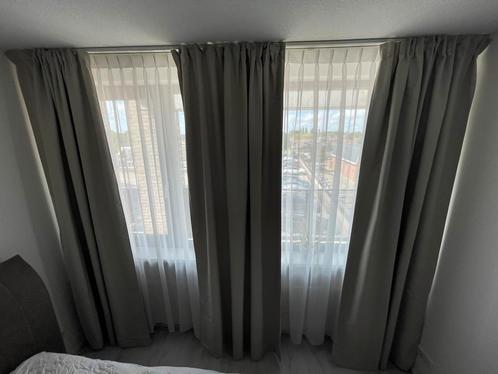 3x Larson Verduisterende Gordijnen licht Zandgrijs 150x250cm, Huis en Inrichting, Stoffering | Gordijnen en Lamellen, Zo goed als nieuw