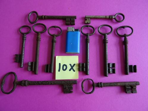 10 X 15 x 20x antieke sleutels sleutel slot sloten deur kist, Antiek en Kunst, Curiosa en Brocante, Ophalen of Verzenden