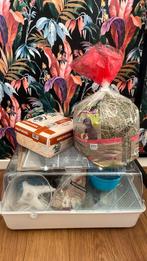 Hamsterkooi incl benodigdheden - voer, reisbakje, zand etc, Kooi, Gebruikt, Minder dan 75 cm, Hamster
