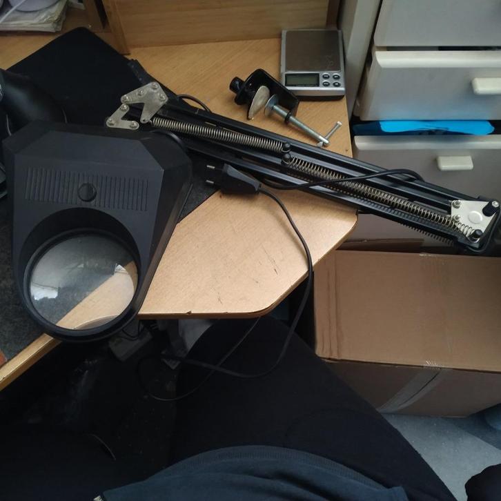 Loeplamp met Vergrotingsfactor 2 x, Hobby en Vrije tijd, Vergrootglazen, Loepen en Loeplampen, Gebruikt, Loeplamp, Ophalen of Verzenden