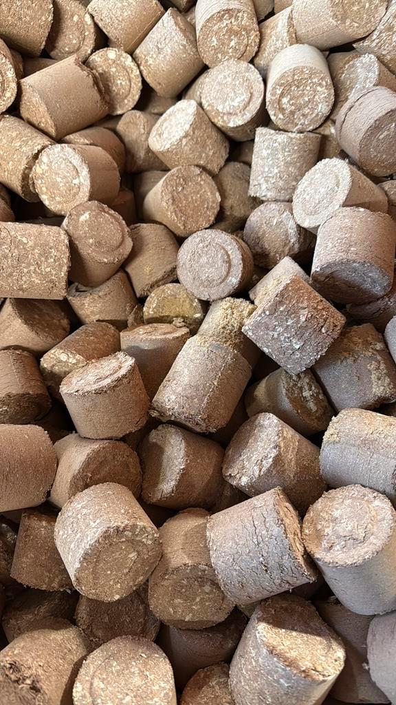 Puinzakken briketten - 5€ per puinzak, Tuin en Terras, Haardhout, Minder dan 3 m³, Ophalen