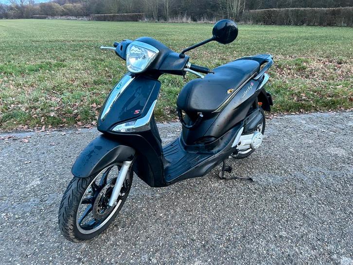 Piaggio liberty 2018 iget 80cc malossi Brom, Fietsen en Brommers, Scooters | Piaggio, Zo goed als nieuw, Overige modellen, Benzine
