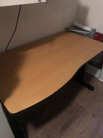 Computer tafel 120x70x72cm onderstel staal blad kunststof 