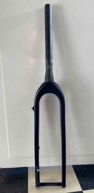 Vaste Carbon voorvork met Boost (110x15mm) steekas beschikbaar voor biedingen
