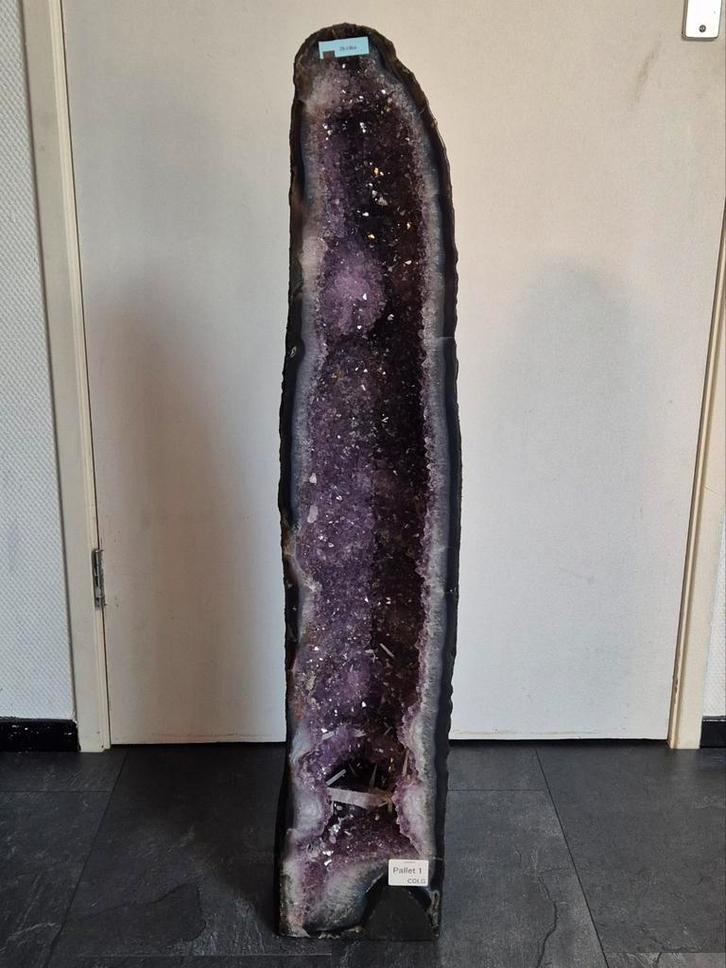 amethist geode 88 cm, Verzamelen, Mineralen en Fossielen, Ophalen