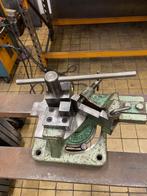 strippenbuiger metaalbuiger, Ophalen