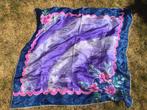 Grote handgeschilderde sjaal, zijde. Paars, blauw roze., Ophalen of Verzenden, Zo goed als nieuw, Maat 46/48 (XL) of groter, Sjaal
