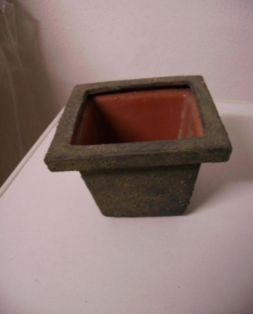 bloempot vierkant 13 x 13 cm., Tuin en Terras, Bloempotten, Zo goed als nieuw, Aardewerk, Binnen, Minder dan 40 cm, Minder dan 25 cm