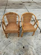 Rieten stoelen 2 stuks GRATIS!!, Tuin en Terras, Tuinstoelen, Zo goed als nieuw, Rotan, Stapelbaar, Ophalen