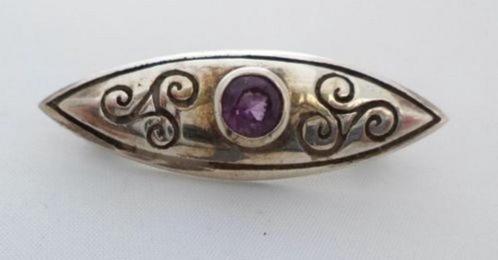 Oude zilveren broche met amethist (7246-3444), Sieraden, Tassen en Uiterlijk, Broches, Zo goed als nieuw, Zilver, Zilver, Ophalen
