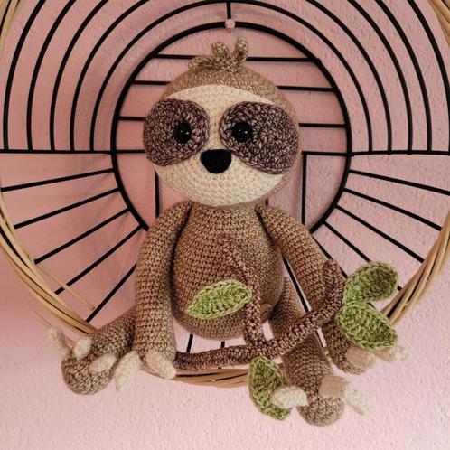 Gehaakte luiaard Lilo knuffel, Hobby en Vrije tijd, Breien en Haken, Nieuw, Haken, Overige typen, Ophalen of Verzenden