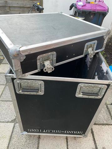 Grote Flightcase - Robuust en Ruim! beschikbaar voor biedingen