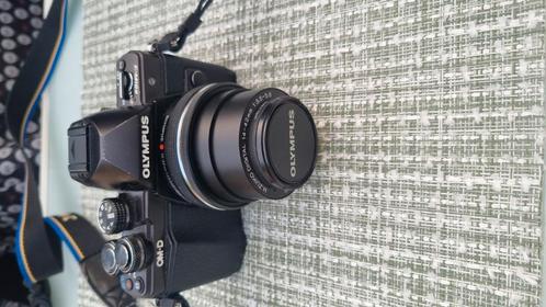 Olympus OM-D E-M10 Mark II systeemcamera+ M.Zuiko 14-42 lens, Audio, Tv en Foto, Fotocamera's Digitaal, Zo goed als nieuw, Olympus