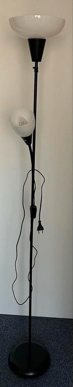 IKEA Vloerlamp met verstelbare lampen, Huis en Inrichting, Lampen | Vloerlampen, Ophalen, Zo goed als nieuw, Metaal, 150 tot 200 cm
