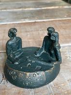 Bronskleurig beeldje. Gesprek 3 mensen. Makelaar therapeut., Ophalen