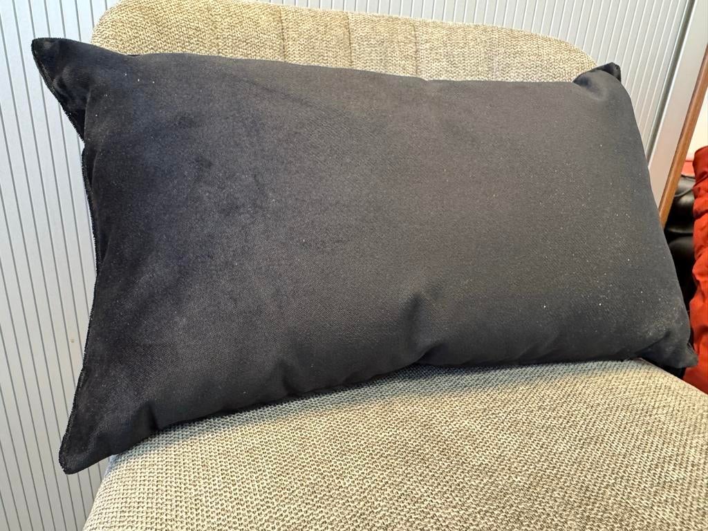 Zwart sierkussen 50x30 cm - Nieuw, Ophalen of Verzenden, Nieuw, Zwart, Rechthoekig