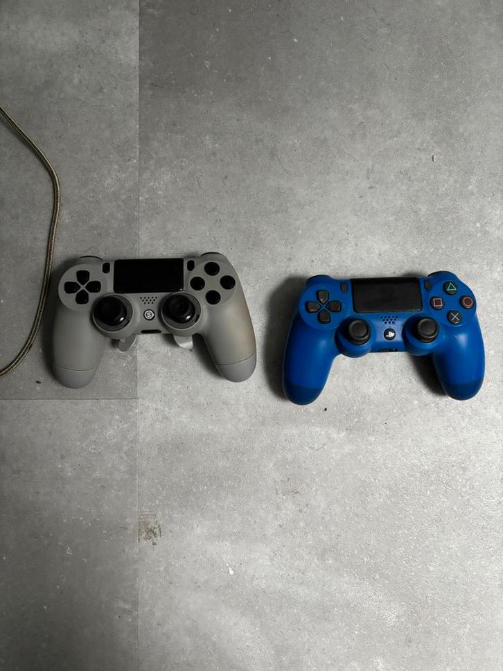 2 controlers + headset, Spelcomputers en Games, Spelcomputers | Sony PlayStation Consoles | Accessoires, Gebruikt, PlayStation 4