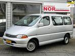 Toyota HiAce 2.5 D4-D 100 Exec., Auto's, Toyota, Te koop, Zilver of Grijs, Geïmporteerd, 205 €/maand