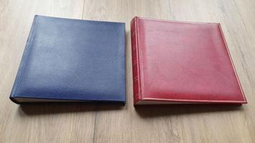 Rode en blauwe foto-albums beschikbaar voor biedingen