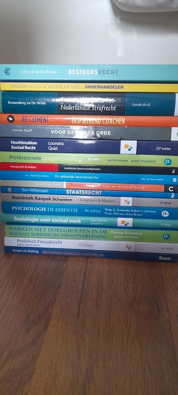 Studieboeken Sociaal juridische dienstverlening jaar 1 en 2 beschikbaar voor biedingen